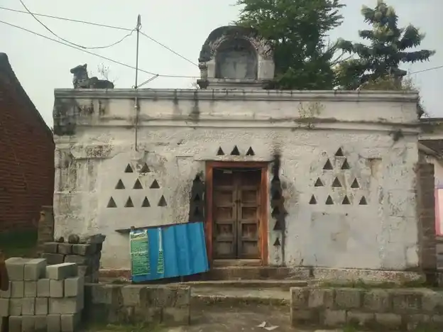 Arulmigu Veerabadrasamy Temple, Rationsap Back Side, Melapudi - 631207 அருள்மிகு வீரபத்ரசுவாமி திருக்கோயில், Rationsap Back Side, Melapudi - 631207, Tiruvallur - Ancient Temple Architecture and History Image 7