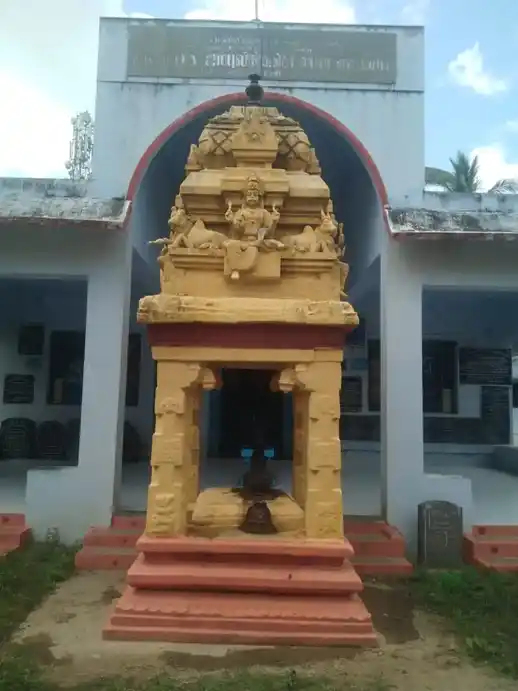 Arulmigu Veerabathiraswamy Temple, Amaravathipattinam Tholasampatty Main Road, Amarakundhi - 636503