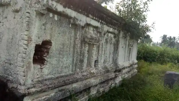 Arulmigu Veerabathiraswamy Temple, Nachanampatti - 636903 அருள்மிகு வீரபத்திரசாமி திருக்கோயில், Nachanampatti - 636903, Dharmapuri - Ancient Temple Architecture and History Image 2