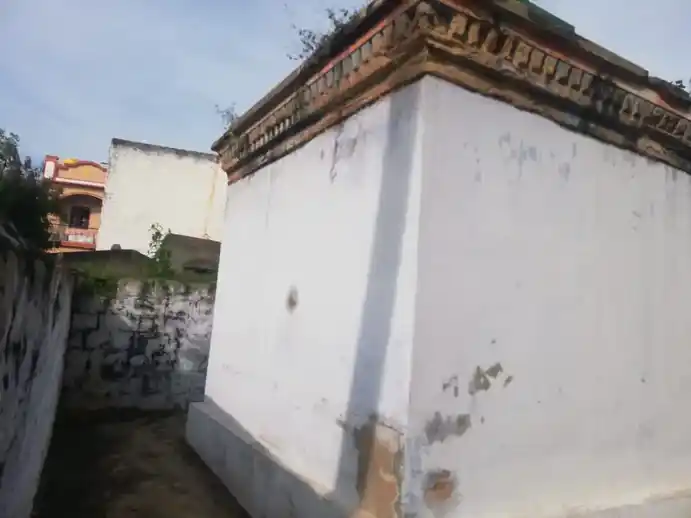 Arulmigu Veerabathiraswamy Temple, Nedumaruthi - 635115 அருள்மிகு வீரபத்திர சுவாமி திருக்கோயில், Nedumaruthi - 635115, Krishnagiri - Ancient Temple Architecture and History Image 5