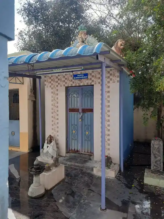 Arulmigu Veerabathra Swamy Temple, Gettur, Nariyanahalli - 636808 அருள்மிகு வீரபத்திரசாமி திருக்கோயில், காரிமங்கலம், காரிமங்கலம் - 636808, Dharmapuri - Ancient Temple Architecture and History Image 3