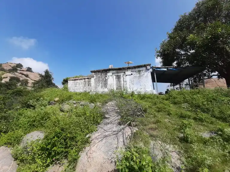 Arulmigu Veerabathra Swamy Temple, Sanganampatti, Naganampatti - 635111 அருள்மிகு வீரபத்திரசாமி திருக்கோயில், Sanganampatti, Naganampatti - 635111, Dharmapuri - Ancient Temple Architecture and History Image 2