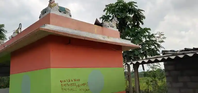 Arulmigu Veerabathra Swamy Temple, Urigam - 635102 அருள்மிகு வீரபத்திரசாமி திருக்கோயில், Urigam - 635102, Krishnagiri - Ancient Temple Architecture and History Image 2