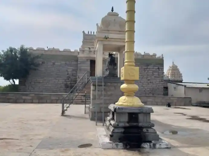 Arulmigu Veerachalaswarar Temple, Rachandarthirumalai - 621313 அருள்மிகு விராச்சிலேஸ்வரர் திருக்கோயில், Rachandarthirumalai - 621313, Karur - Ancient Temple Architecture and History Image 5