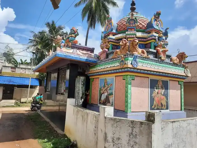 Arulmigu Veerama Kaliyamman Temple, Saakkupeatai, Mannargudi - 614001 அருள்மிகு வீரமாகாளியம்மன் திருக்கோயில், Saakkupeatai, Mannargudi - 614001, Thiruvarur - Ancient Temple Architecture and History Image 6