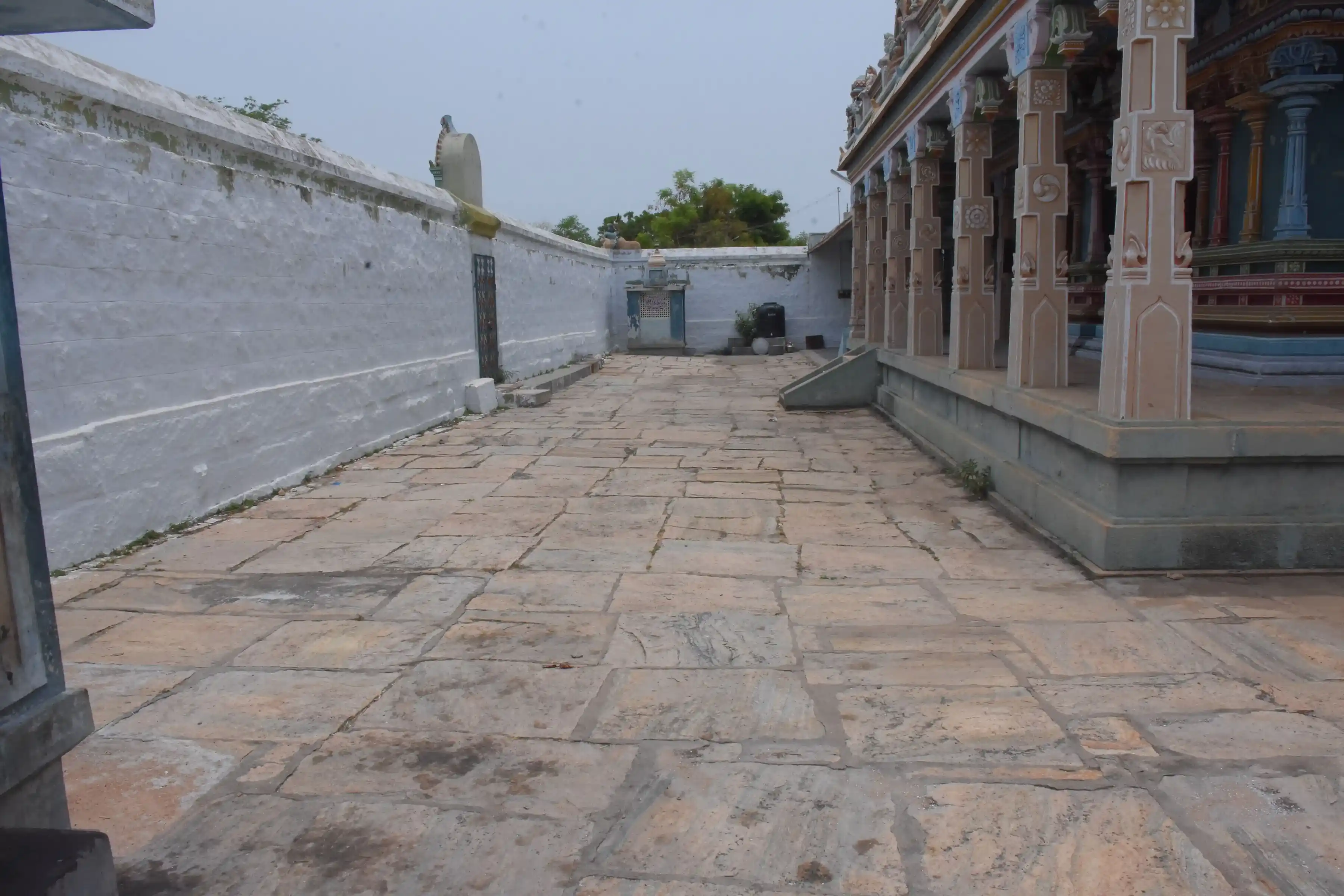 Arulmigu Veeramakaliamman Temple, Keelavalavu - 625102 அருள்மிகு வீரமாகாளியம்மன் கோயில், Keelavalavu - 625102, Madurai - Ancient Temple Architecture and History Image 2