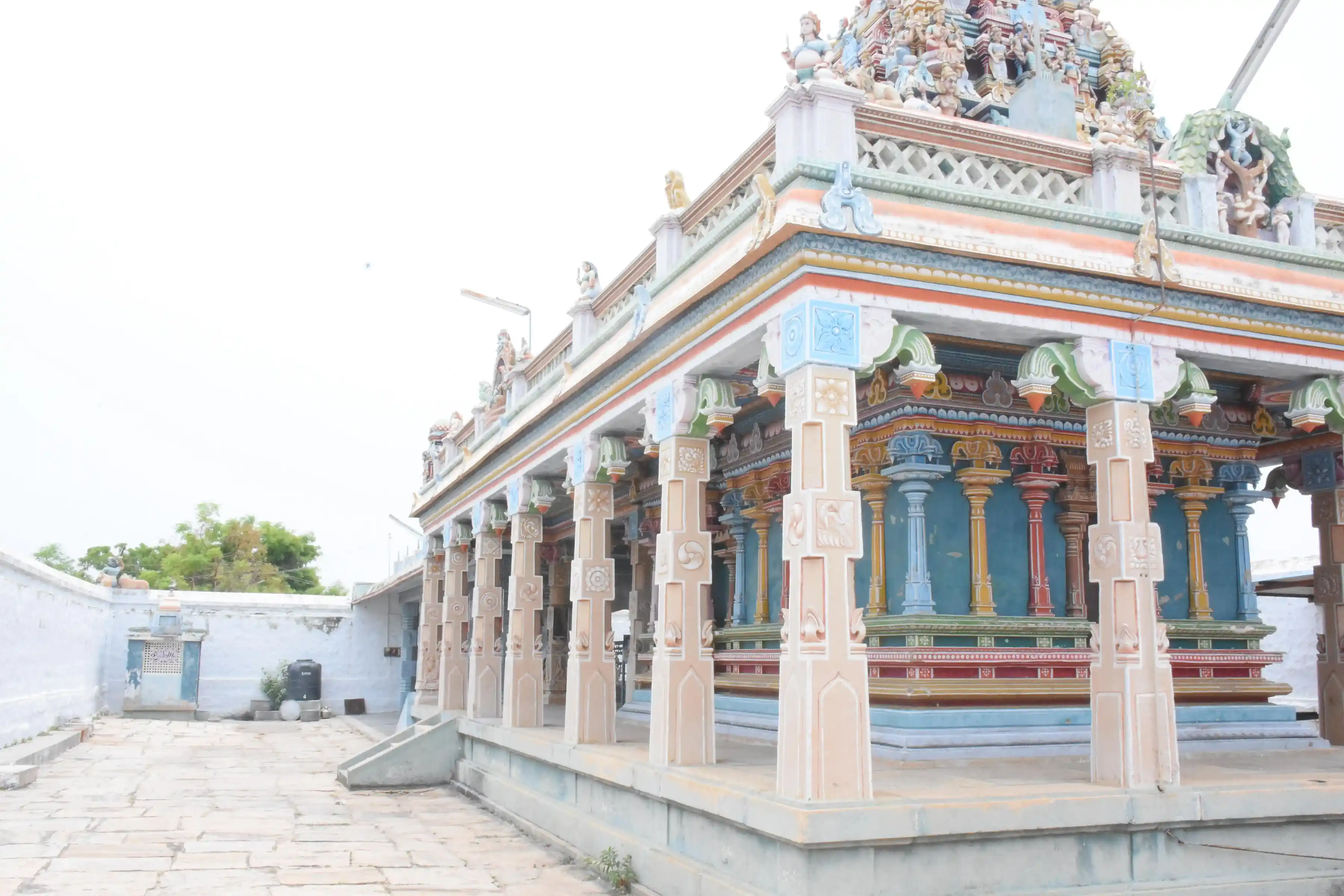 Arulmigu Veeramakaliamman Temple, Keelavalavu - 625102 அருள்மிகு வீரமாகாளியம்மன் கோயில், Keelavalavu - 625102, Madurai - Ancient Temple Architecture and History Image 3