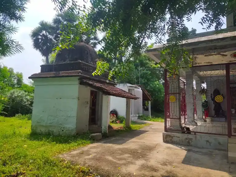 Arulmigu Veeramakaliamman Temple, Sunnampiruppu - 630211 அருள்மிகு. வீரமாகாளியம்மன் திருக்கோயில், Sunnampiruppu - 630211, Sivagangai - Ancient Temple Architecture and History Image 3