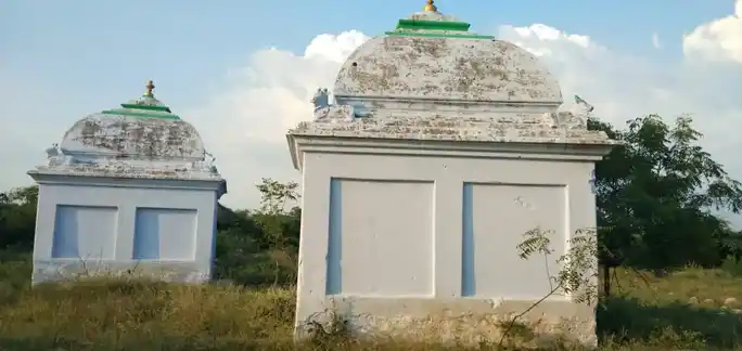 Arulmigu Veeramalai Kannimar Temple, Pannapatty - 621313 அருள்மிகு வீரமலை கன்னிமார் திருக்கோயில், Pannapatty - 621313, Karur - Ancient Temple Architecture and History Image 3