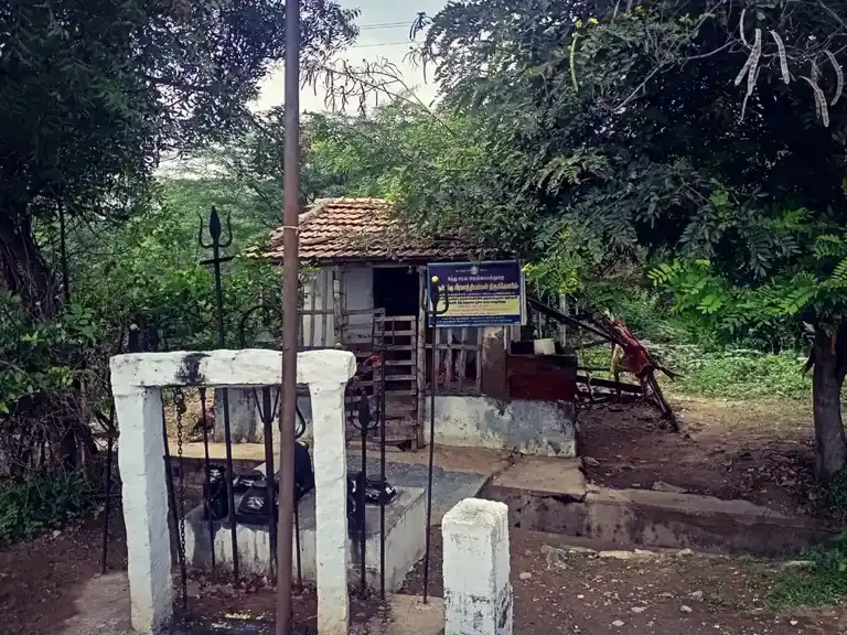 Arulmigu Veeramathiamman Temple, Punjaipuliyampatti, Punjaipuliyampatti - 638459 அருள்மிகு வீரமாத்தியம்மன் திருக்கோயில், Punjaipuliyampatti, Punjaipuliyampatti - 638459, Erode - Ancient Temple Architecture and History Image 4