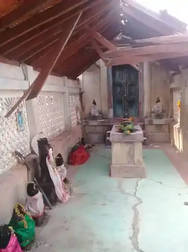 Arulmigu Veeramudaiya Ayyanar Temple, Veppankulam - 630305 அருள்மிகு வீரமுடைய அய்யனார் திருக்கோயில், Veppankulam - 630305, Sivagangai - Ancient Temple Architecture and History Image 3