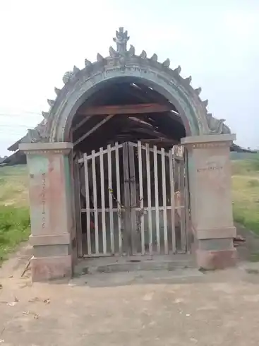 Arulmigu Veeramudaiya Ayyanar Temple, Veppankulam - 630305 அருள்மிகு வீரமுடைய அய்யனார் திருக்கோயில், Veppankulam - 630305, Sivagangai - Ancient Temple Architecture and History Image 4
