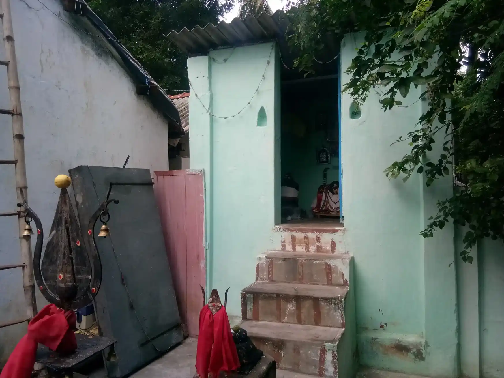 Arulmigu Veeranar Ayyanar Temple, Papanasam - 614205 அருள்மிகு அய்யனார், வீரப்பெருமாள் திருக்கோயில், Papanasam - 614205, Thanjavur - Ancient Temple Architecture and History Image 2