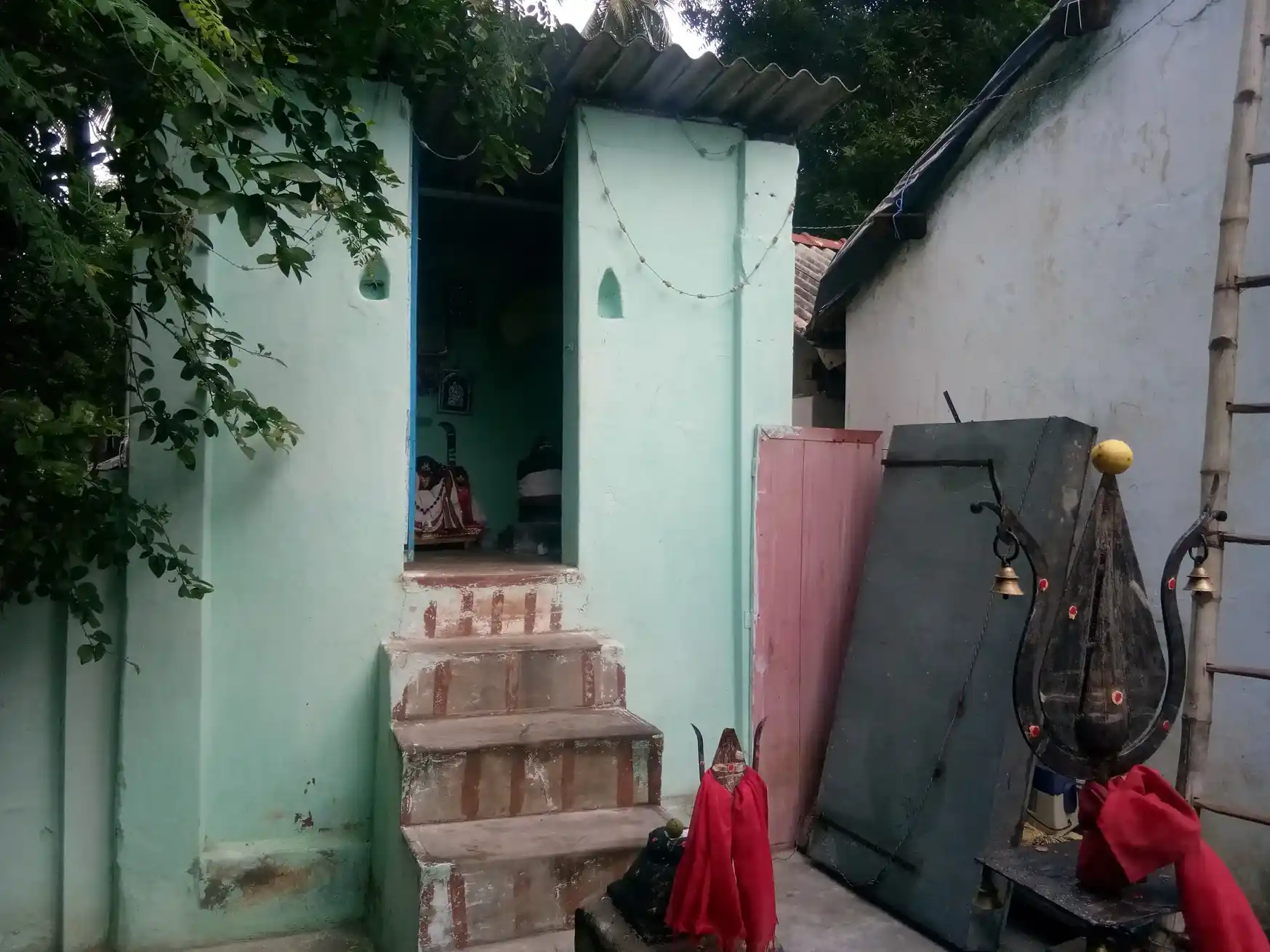 Arulmigu Veeranar Ayyanar Temple, Papanasam - 614205 அருள்மிகு அய்யனார், வீரப்பெருமாள் திருக்கோயில், Papanasam - 614205, Thanjavur - Ancient Temple Architecture and History Image 4