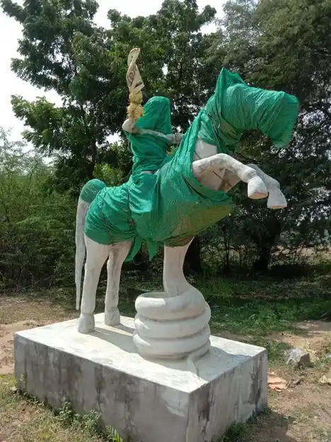 Arulmigu Veeranar Temple, Cholamadevi - 612902 அருள்மிகு வீரனார் திருக்கோயில், Cholamadevi - 612902, Ariyalur - Ancient Temple Architecture and History Image 2