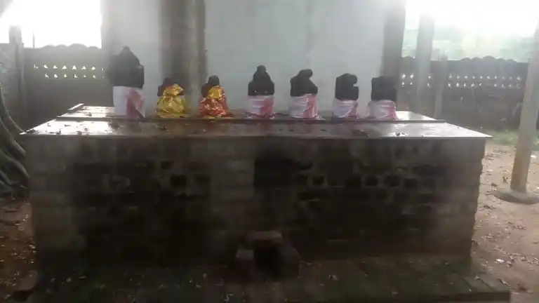 Arulmigu Veeranar Temple, Idankanni - 612904 அருள்மிகு வீரனார் திருக்கோயில், Idankanni - 612904, Ariyalur - Ancient Temple Architecture and History Image 3