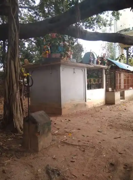 Arulmigu Veeranar Temple, Keelakudiyirupu - 621802 அருள்மிகு வீரனார் திருக்கோயில், Keelakudiyirupu - 621802, Ariyalur - Ancient Temple Architecture and History Image 4