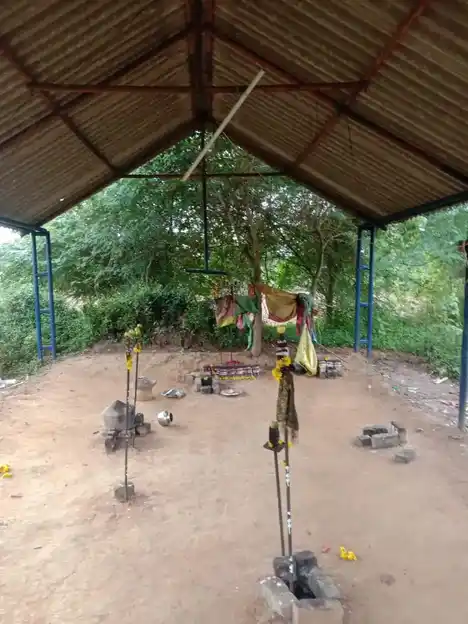 Arulmigu Veeranar Temple, Kovilvalgai - 621805 அருள்மிகு வீரனார் திருக்கோயில், கோவில்வாழ்க்கை - 621805, Ariyalur - Ancient Temple Architecture and History Image 3