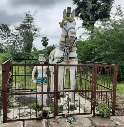 Arulmigu Veeranar Temple, Madhurandaganallur - 608201 அருள்மிகு வீரனார் திருக்கோயில், Madhurandaganallur - 608201, Cuddalore - Ancient Temple Architecture and History Image 9