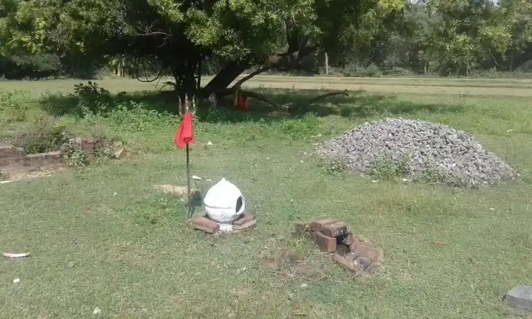 Arulmigu Veeranar Temple, Malankankudiyirupu - 621802 அருள்மிகு வீரனார் திருக்கோயில், மலங்கன்குடியிருப்பு - 621802, Ariyalur - Ancient Temple Architecture and History Image 3