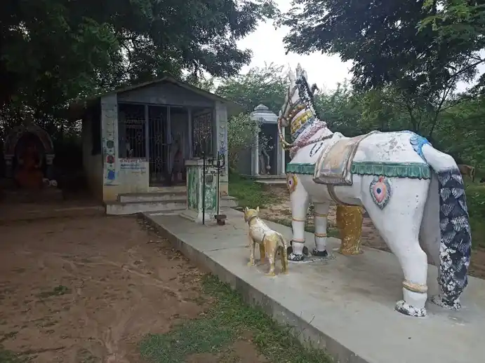 Arulmigu Veeranar Temple, Meikavalputhur - 621901 அருள்மிகு வீரனார் திருக்கோயில், மெய்காவல்புத்தூர் - 621901, Ariyalur - Ancient Temple Architecture and History Image 2