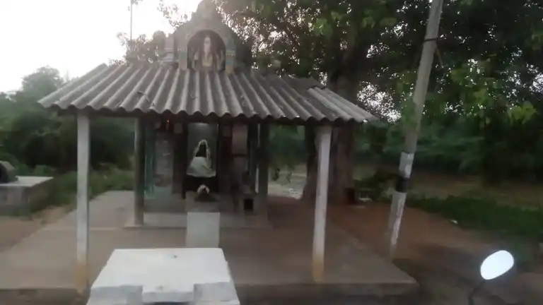 Arulmigu Veeranar Temple, Nagamapanthal - 608901 அருள்மிகு வீரனார் திருக்கோயில், Nagamapanthal - 608901, Ariyalur - Ancient Temple Architecture and History Image 4