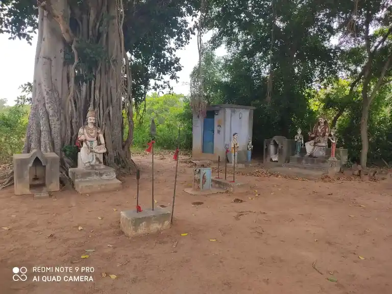 Arulmigu Veeranar Temple, Thandalai - 621803 அருள்மிகு வீரனார் திருக்கோயில், Thandalai - 621803, Ariyalur - Ancient Temple Architecture and History Image 3