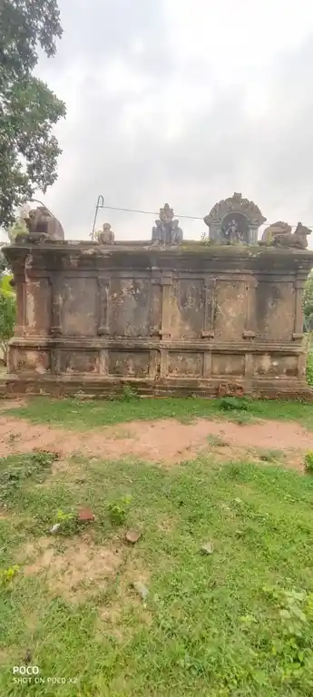 Arulmigu Veeranar Temple, Vadakkur Therkkusethi, Vadakkur Therkkusethi - 614902 அருள்மிகு வீரனார் திருக்கோயில், Vadakkur Therkkusethi, Vadakkur Therkkusethi - 614902, Thanjavur - Ancient Temple Architecture and History Image 4