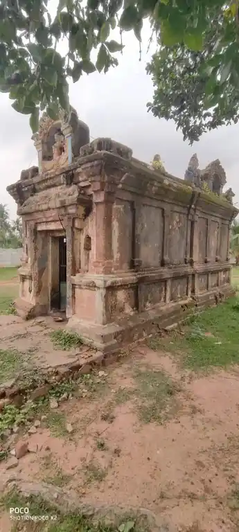 Arulmigu Veeranar Temple, Vadakkur Therkkusethi, Vadakkur Therkkusethi - 614902 அருள்மிகு வீரனார் திருக்கோயில், Vadakkur Therkkusethi, Vadakkur Therkkusethi - 614902, Thanjavur - Ancient Temple Architecture and History Image 6