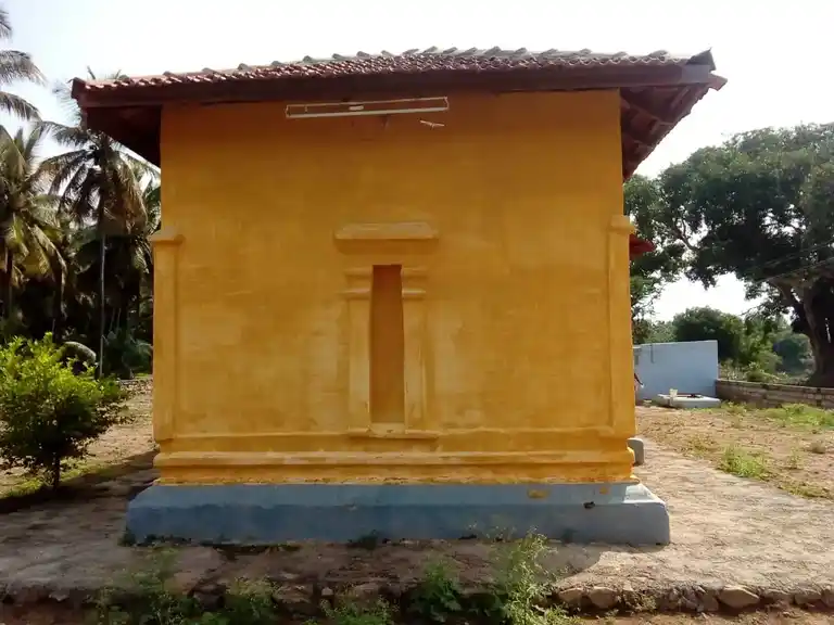 Arulmigu Veeranarayana Perumal Temple, Udukkampalayam - 642207 அருள்மிகு கோட்டைநாராயணப்பெருமாள் திருக்கோயில், Udukkampalayam - 642207, Tiruppur - Ancient Temple Architecture and History Image 4