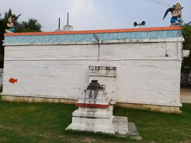 Arulmigu Veeranarayana Perumal Temple, Vellore Palayam - 631001 அருள்மிகு வீர நாராயண பெருமாள் திருக்கோயில், வெலூர் பாளையம் - 631001, Ranipet - Ancient Temple Architecture and History Image 5