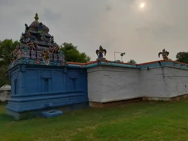 Arulmigu Veeranarayana Perumal Temple, Vellore Palayam - 631001 அருள்மிகு வீர நாராயண பெருமாள் திருக்கோயில், வெலூர் பாளையம் - 631001, Ranipet - Ancient Temple Architecture and History Image 7