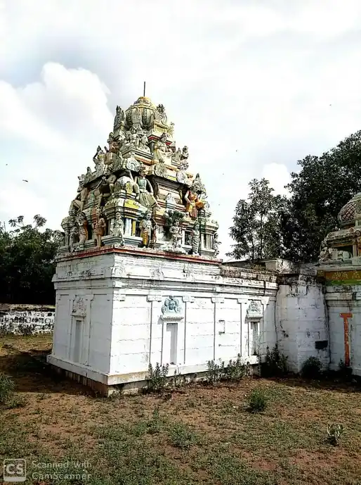 Arulmigu Veeranarayanaperumal Temple, Ladduvadi - 637001 அருள்மிகு வீரநாராயணபெருமாள் திருக்கோயில், Ladduvadi - 637001, Namakkal - Ancient Temple Architecture and History Image 3