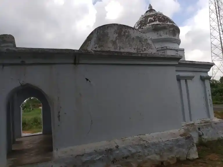 Arulmigu Veeranarayanaperumal Temple, Muthunayakanpatti, Muthunayakanpatty - 624704 அருள்மிகு கதிராயப்பெருமாள் என்ற வீரநாராயணப்பெருமாள் திருக்கோயில், முத்துநாயக்கன்பட்டி, முத்துநாயக்கன்பட்டி - 624704, Dindigul - Ancient Temple Architecture and History Image 4