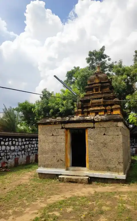 Arulmigu Veeranarayanaperumala Temple, Paranchervazhi - 638701 அருள்மிகு வீரநாராயணப்பெருமாள் திருக்கோயில், Paranchervazhi - 638701, Tiruppur - Ancient Temple Architecture and History Image 2