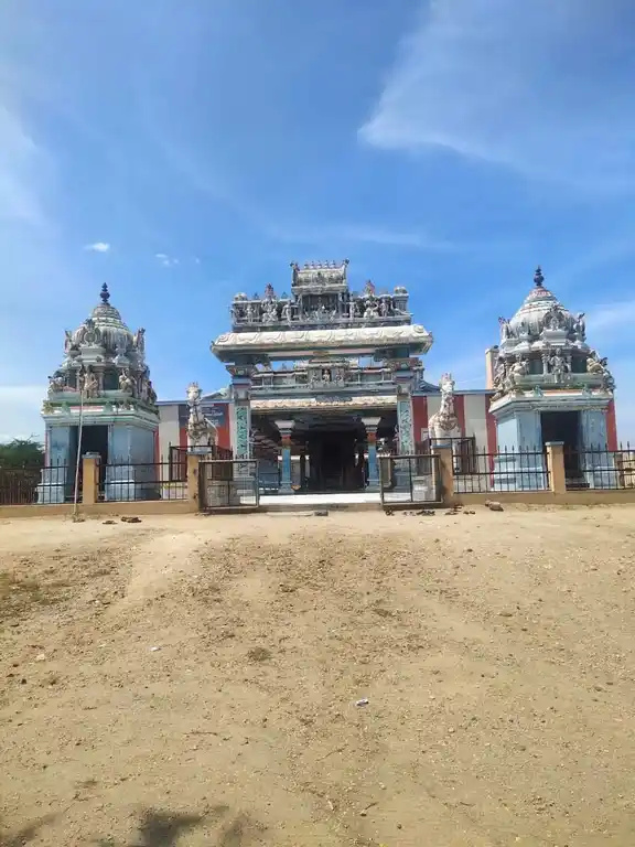 Arulmigu Veerapandiya Iyanar Temple, Muthaalnaickanpatti, Muthaalnaickanpatti - 626203
