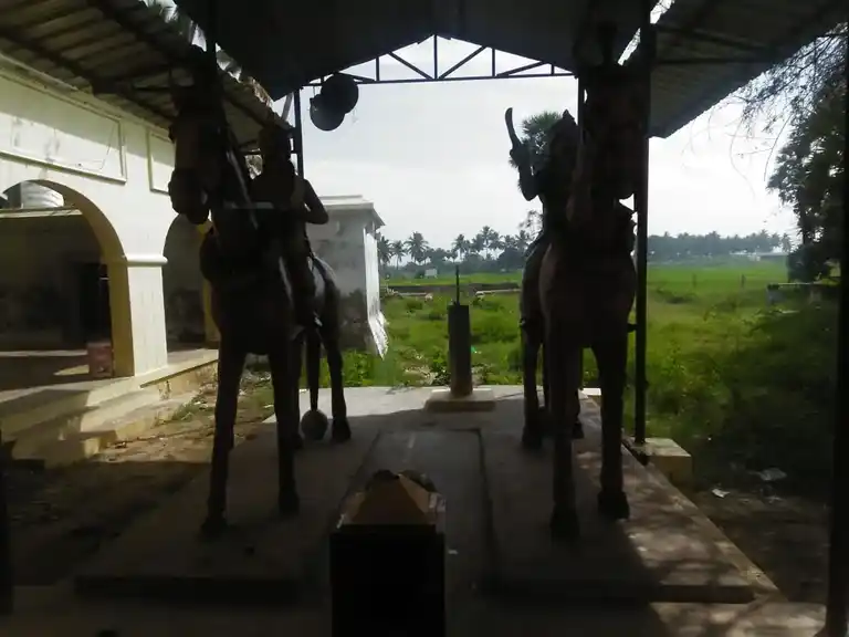 Arulmigu Veerapaswamy Temple, Vengur - 620013 அருள்மிகு வீரப்பசாமி திருக்கோயில், Vengur - 620013, Thiruchirappalli - Ancient Temple Architecture and History Image 2