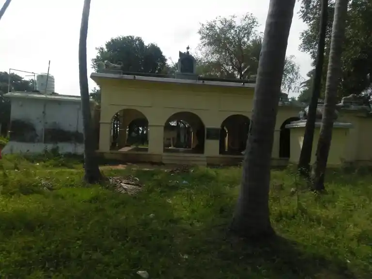 Arulmigu Veerapaswamy Temple, Vengur - 620013 அருள்மிகு வீரப்பசாமி திருக்கோயில், Vengur - 620013, Thiruchirappalli - Ancient Temple Architecture and History Image 4