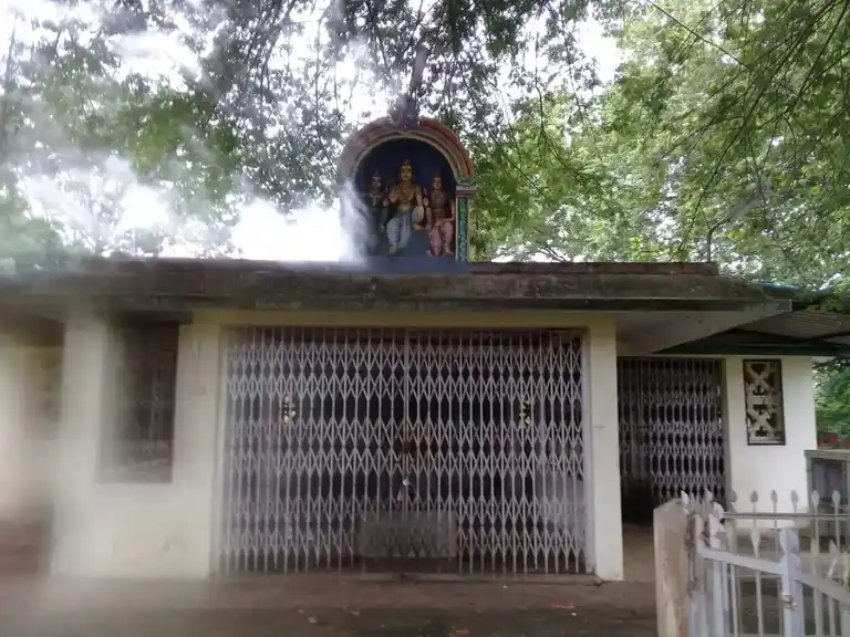 Arulmigu Veerapathira Ayyanar Temple, Karaikudi - 630002 அருள்மிகு வீரபத்ர அய்யனார் திருக்கோயில், Karaikudi - 630002, Sivagangai - Ancient Temple Architecture and History Image 2