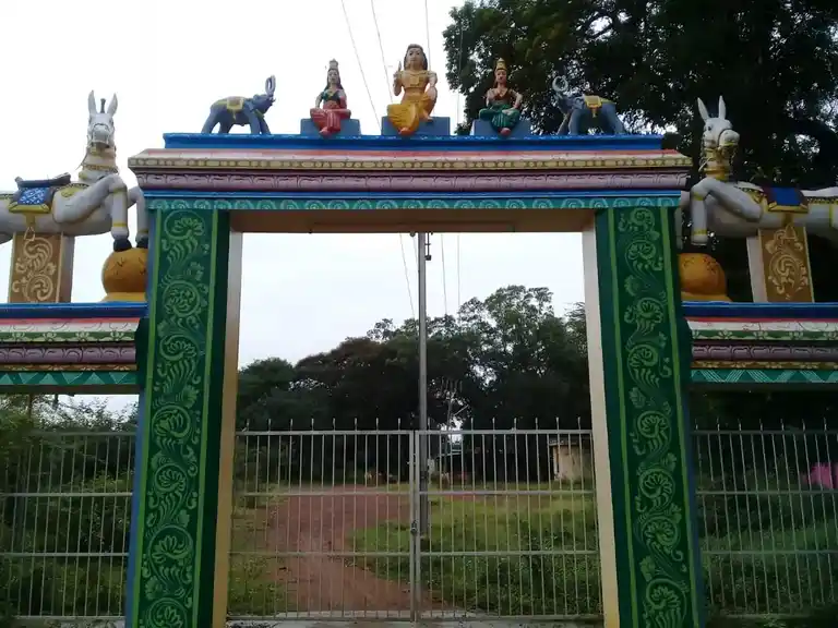 Arulmigu Veerapathira Ayyanar Temple, Karaikudi - 630002 அருள்மிகு வீரபத்ர அய்யனார் திருக்கோயில், Karaikudi - 630002, Sivagangai - Ancient Temple Architecture and History Image 4