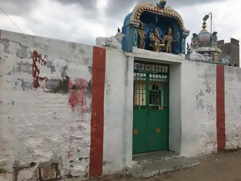 Arulmigu Veerapathirar Temple, Maruvathur - 621708 Arulmigu Veerapathirar Temple, Maruvathur - 621708, Perambalur - Ancient Temple Architecture and History Image 2
