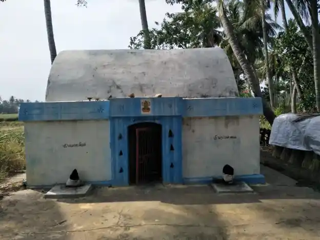 Arulmigu Veerapathiraswamy Temple, Pommalapalayam - 637208 Arulmigu Veerapathiraswamy Temple, Pommalapalayam - 637208, Namakkal - Ancient Temple Architecture and History Image 2