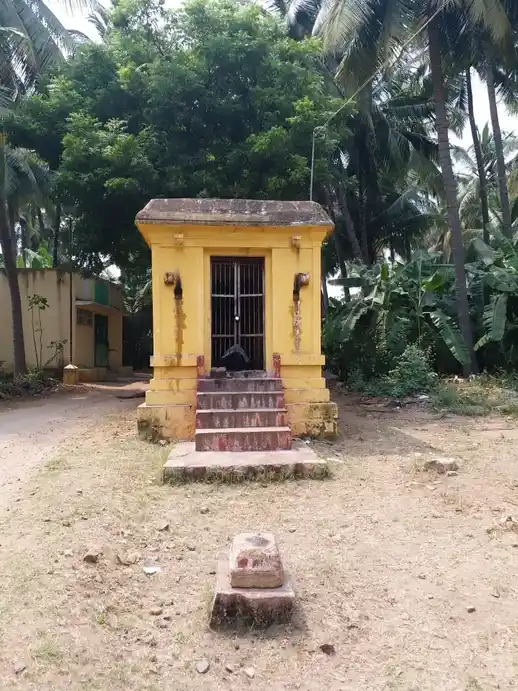 Arulmigu Veerapathrasamy Temple, Melmangalam - 625603 அருள்மிகு வீரபத்திரசாமி திருக்கோயில், Melmangalam - 625603, Theni - Ancient Temple Architecture and History Image 3