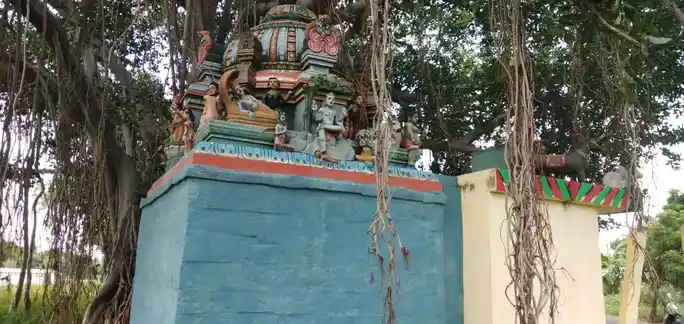 Arulmigu Veerapathraswamy Temple, Veeriyampalayam - 639119 அருள்மிகு வீரபத்திரசுவாமி திருக்கோயில்,  - 639119, Karur - Ancient Temple Architecture and History Image 3