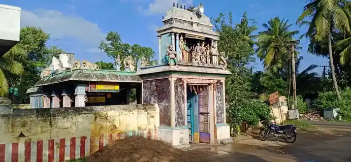 Arulmigu Veerapatrasamy Temple, Madhurapakkam - 605501 அருள்மிகு வீரபத்ரசுவாமி திருக்கோயில், மதுரப்பாக்கம் - 605501, Viluppuram - Ancient Temple Architecture and History Image 2