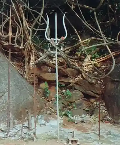 Arulmigu Veerappar Temple, Oduvanpatti - 630502 அருள்மிகு. வீரப்பர் திருக்கோயில், Oduvanpatti - 630502, Sivagangai - Ancient Temple Architecture and History Image 2