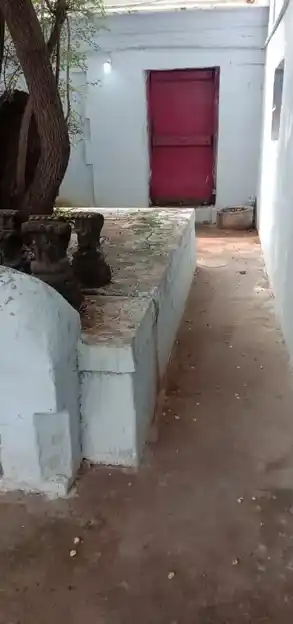 Arulmigu Veeraputhiraswamy Temple, Ariyanayagiyapuram, Ariyanayagiyapuram - 627603 அருள்மிகு வீரபுத்திரசுவாமி திருக்கோயில், அாியநாயகிபுரம், அாியநாயகிபுரம் - 627603, Tirunelveli - Ancient Temple Architecture and History Image 3