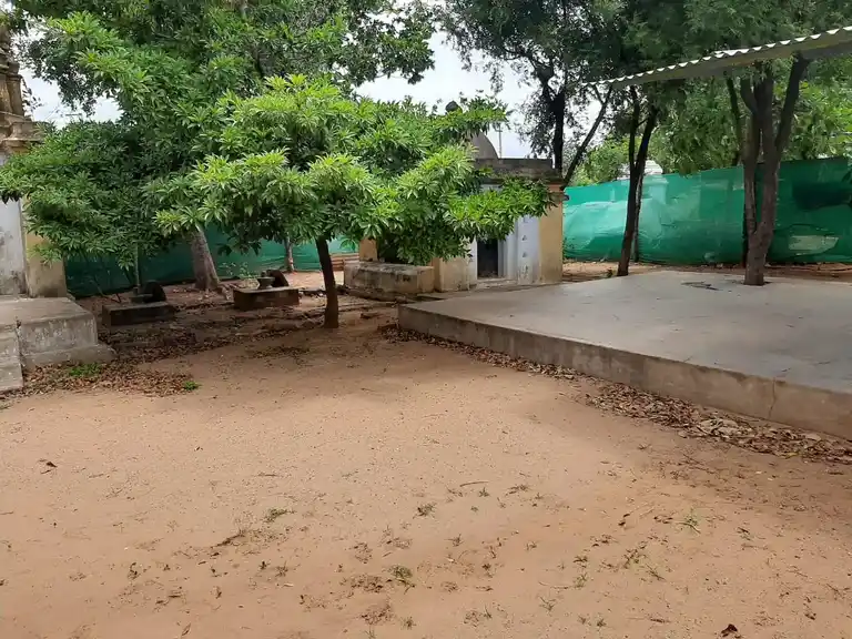 Arulmigu Veerasaiva Langaigayathu Pasuveshwarar Temple, Sadasivapuram - 636121 அருள்மிகு வீரசைவ லிங்காயத்து பசுவேஸ்வரர் திருக்கோயில், Sadasivapuram - 636121, Salem - Ancient Temple Architecture and History Image 2