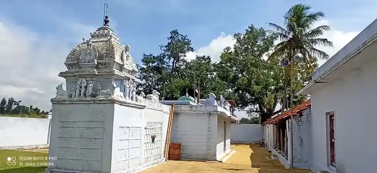 Arulmigu Veerpathiraswamy Temple, Thamaraikulam - 638501 அருள்மிகு வீரபத்ரசுவாமி திருக்கோயில், Thamaraikulam - 638501, Erode - Ancient Temple Architecture and History Image 6