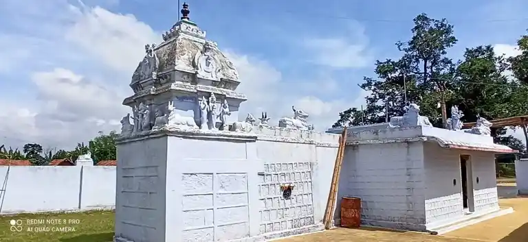 Arulmigu Veerpathiraswamy Temple, Thamaraikulam - 638501 அருள்மிகு வீரபத்ரசுவாமி திருக்கோயில், Thamaraikulam - 638501, Erode - Ancient Temple Architecture and History Image 9